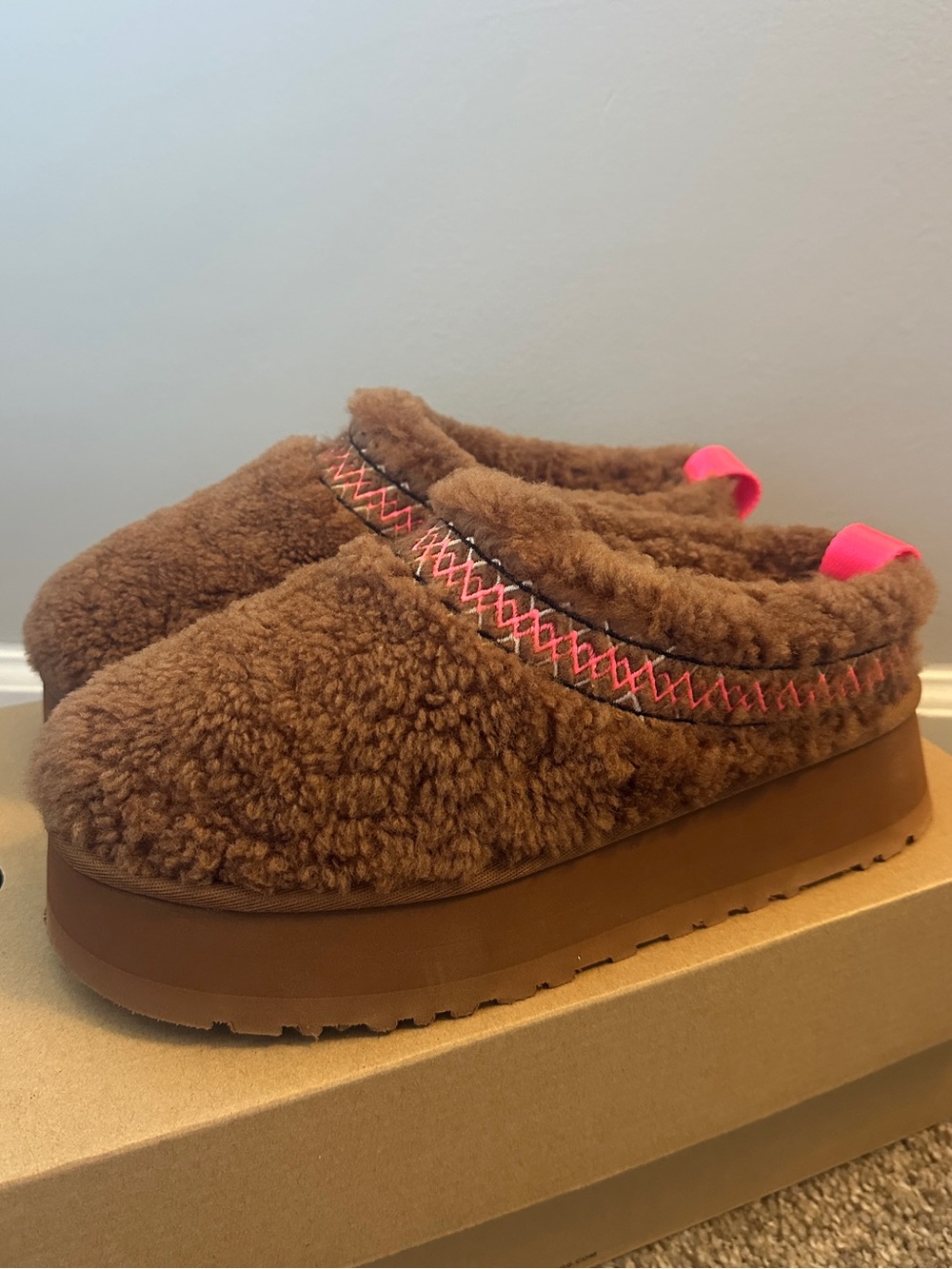 UGG Tazz Braid Platform Slippers Hardwood Womenβs 7 New in Box